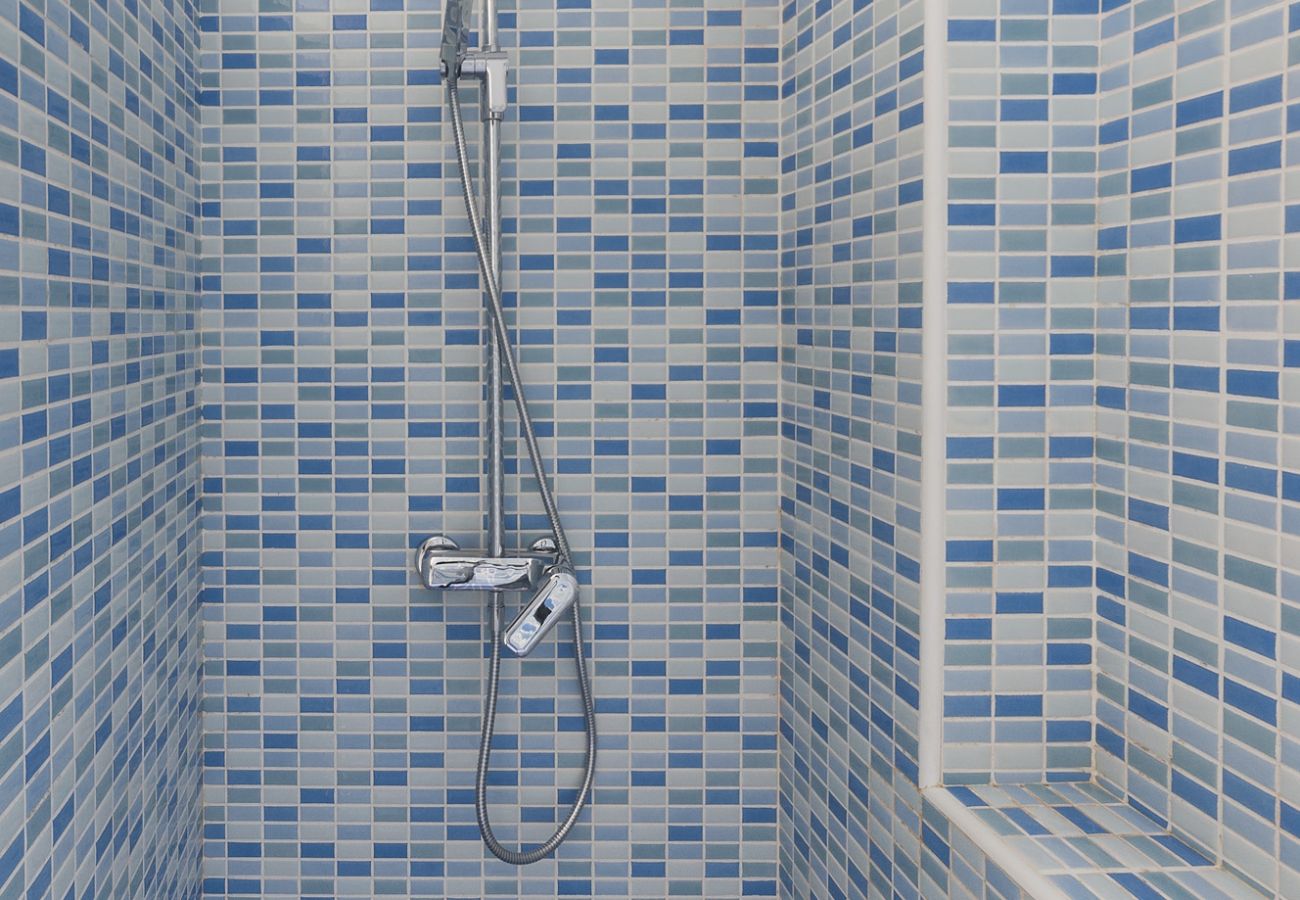 Apartment in Playa de Gandía - Panoramic Seaviews throughout Condo. Luxury remodeled AIRCO- WIFI FREE. AG BERMUDAS 7A 