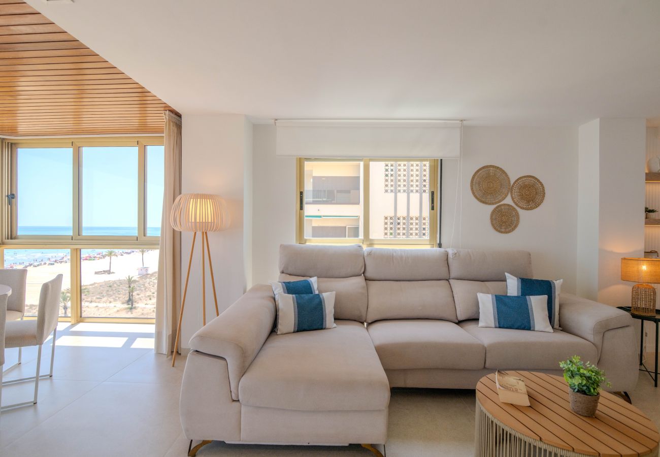 Apartment in Playa de Gandía - Panoramic Seaviews throughout Condo. Luxury remodeled AIRCO- WIFI FREE. AG BERMUDAS 7A - ONLY FAMILIES