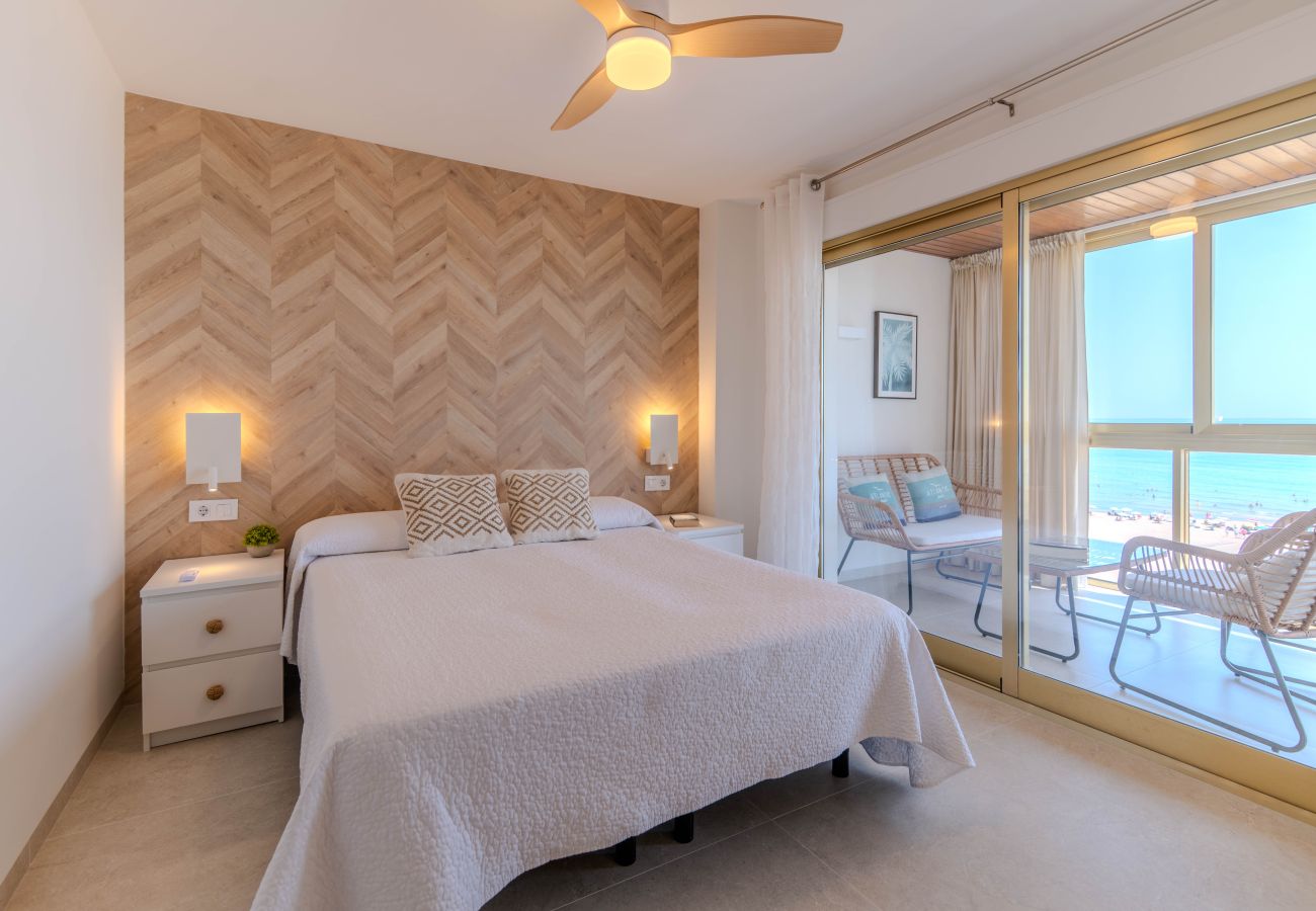 Apartment in Playa de Gandía - Panoramic Seaviews throughout Condo. Luxury remodeled AIRCO- WIFI FREE. AG BERMUDAS 7A - ONLY FAMILIES