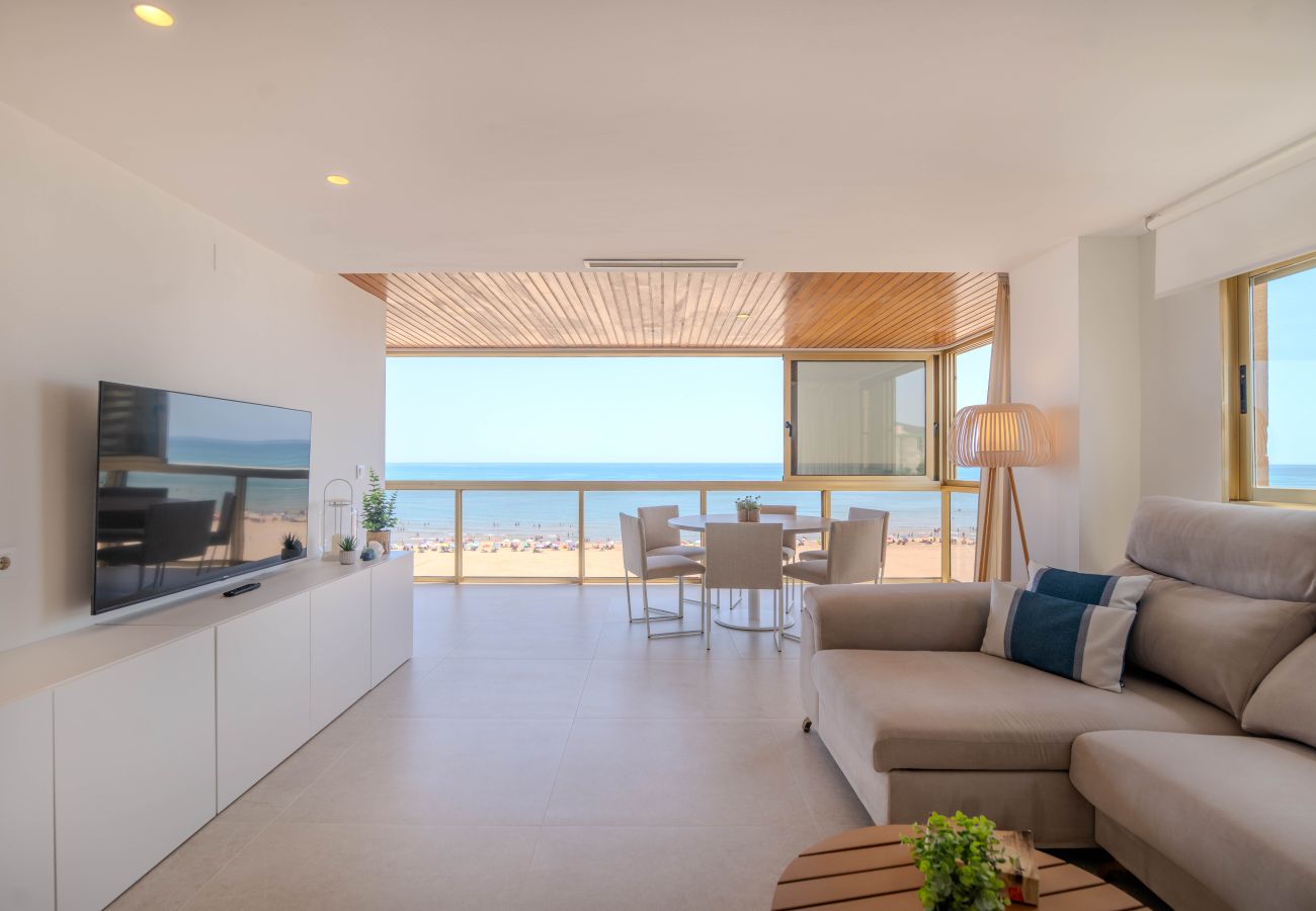 Apartment in Playa de Gandía - Panoramic Seaviews throughout Condo. Luxury remodeled AIRCO- WIFI FREE. AG BERMUDAS 7A - ONLY FAMILIES