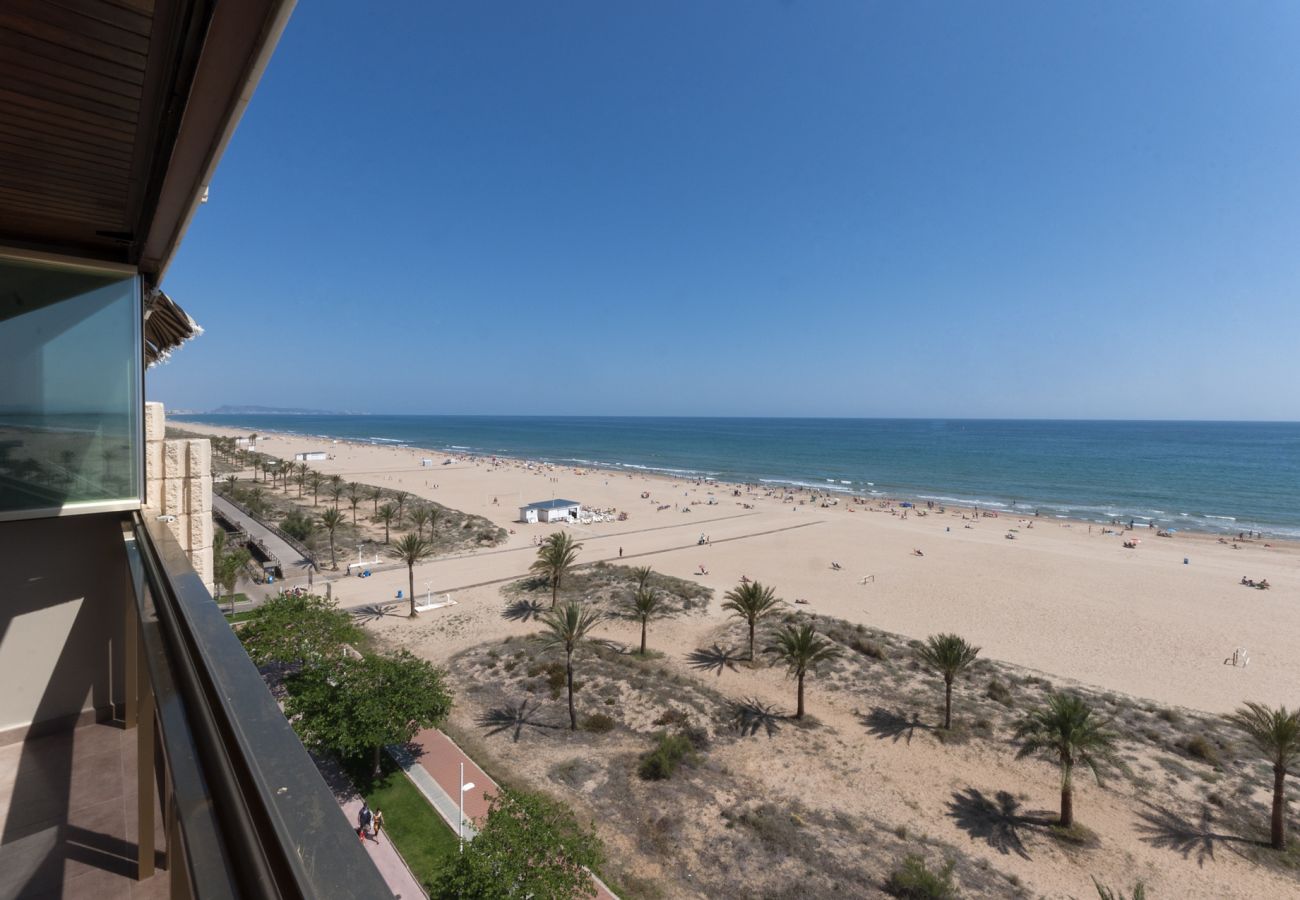 Apartment in Playa de Gandía - Fabulous beach condo amazing sea views,WIFI high speed, satelite, Kettle