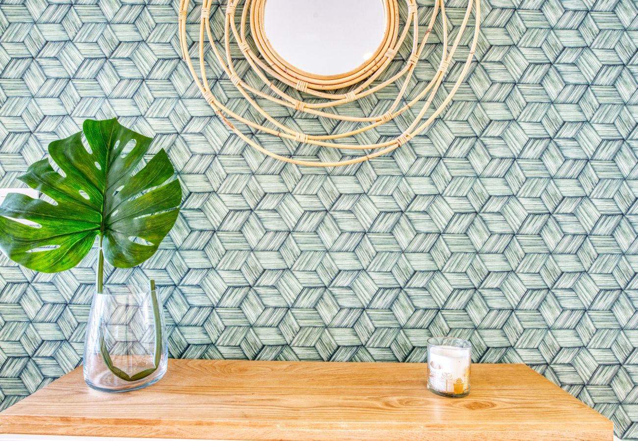 Apartment in Playa de Gandía - Fabulous beach condo amazing sea views,WIFI high speed, satelite, Kettle