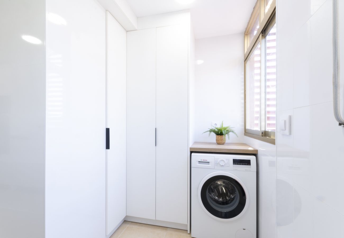 Apartment in Playa de Gandía - Fabulous beach condo amazing sea views,WIFI high speed, satelite, Kettle