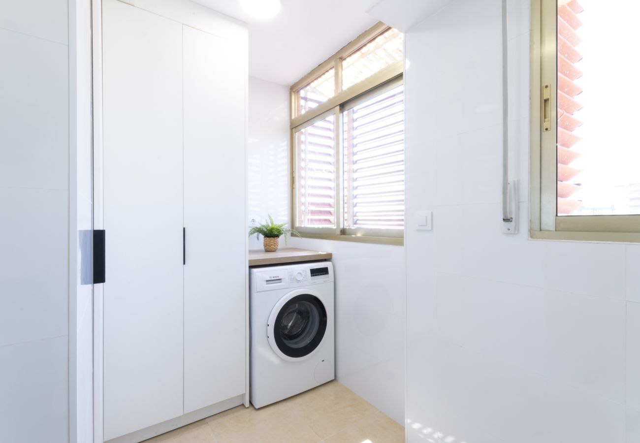 Apartment in Playa de Gandía - Fabulous beach condo amazing sea views,WIFI high speed, satelite, Kettle