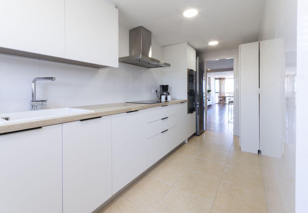 Apartment in Playa de Gandía - Fabulous beach condo amazing sea views,WIFI high speed, satelite, Kettle
