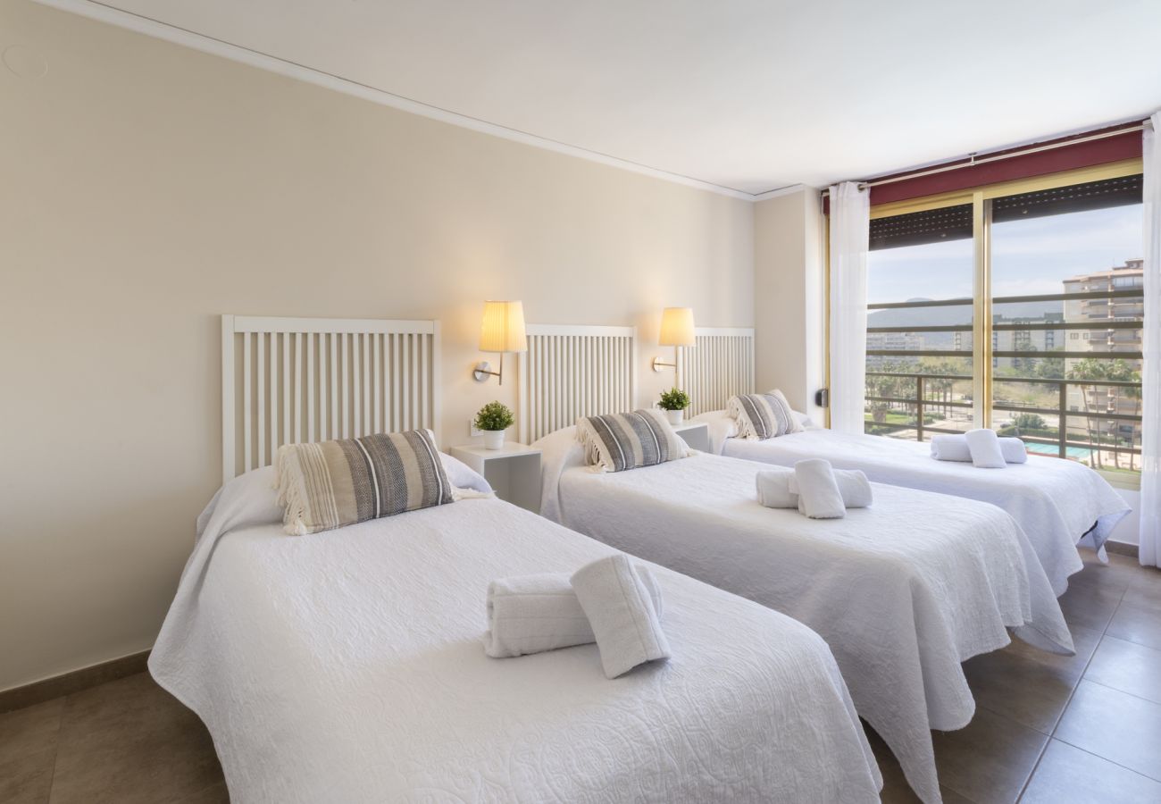 Apartment in Playa de Gandía - Fabulous beach condo amazing sea views,WIFI high speed, satelite, Kettle