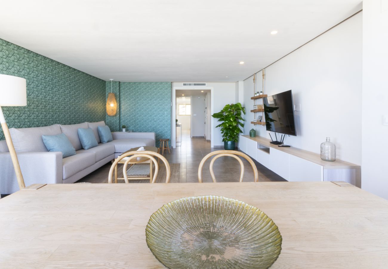 Apartment in Playa de Gandía - Fabulous beach condo amazing sea views,WIFI high speed, satelite, Kettle