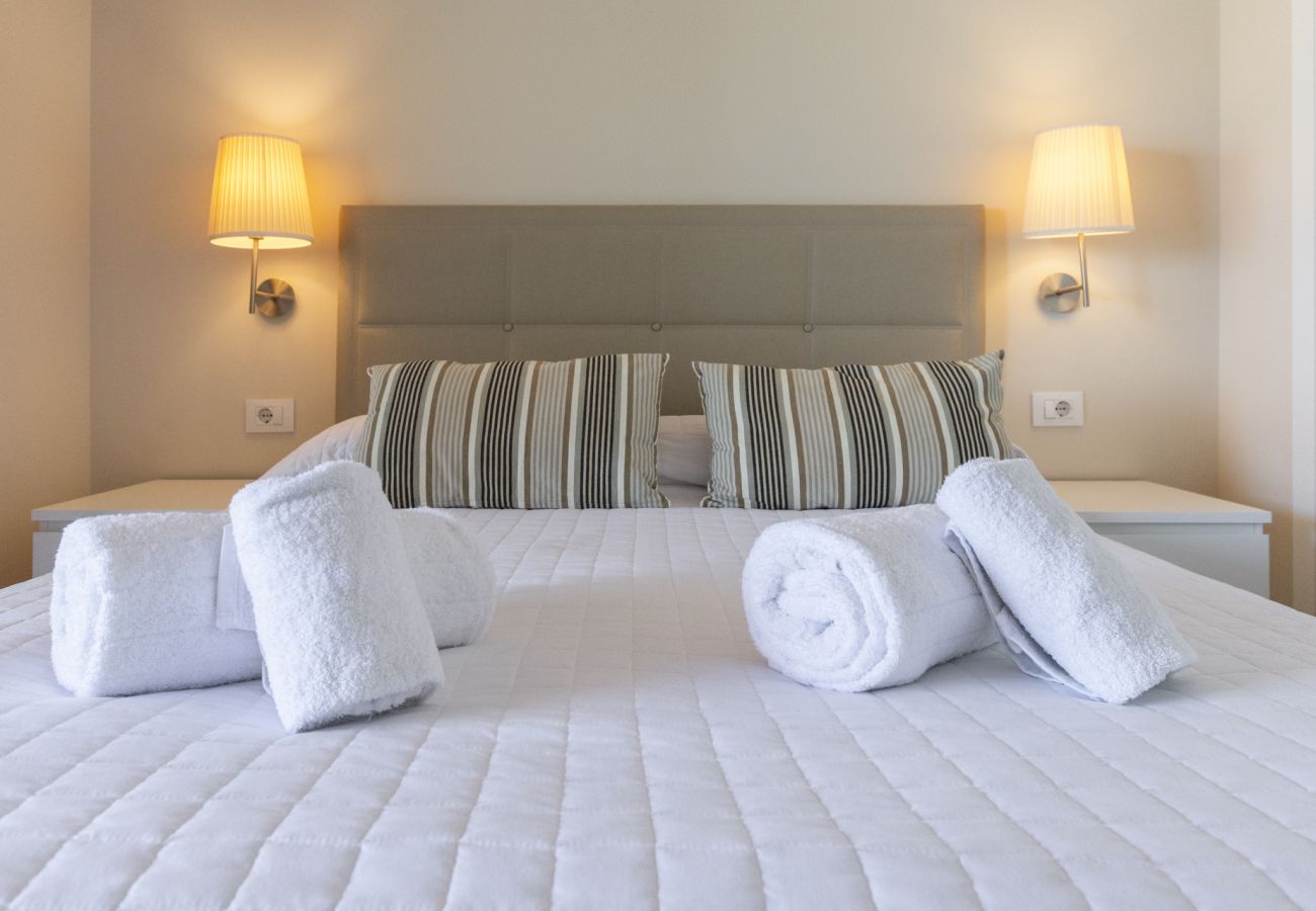 Apartment in Playa de Gandía - Fabulous beach condo amazing sea views,WIFI high speed, satelite, Kettle