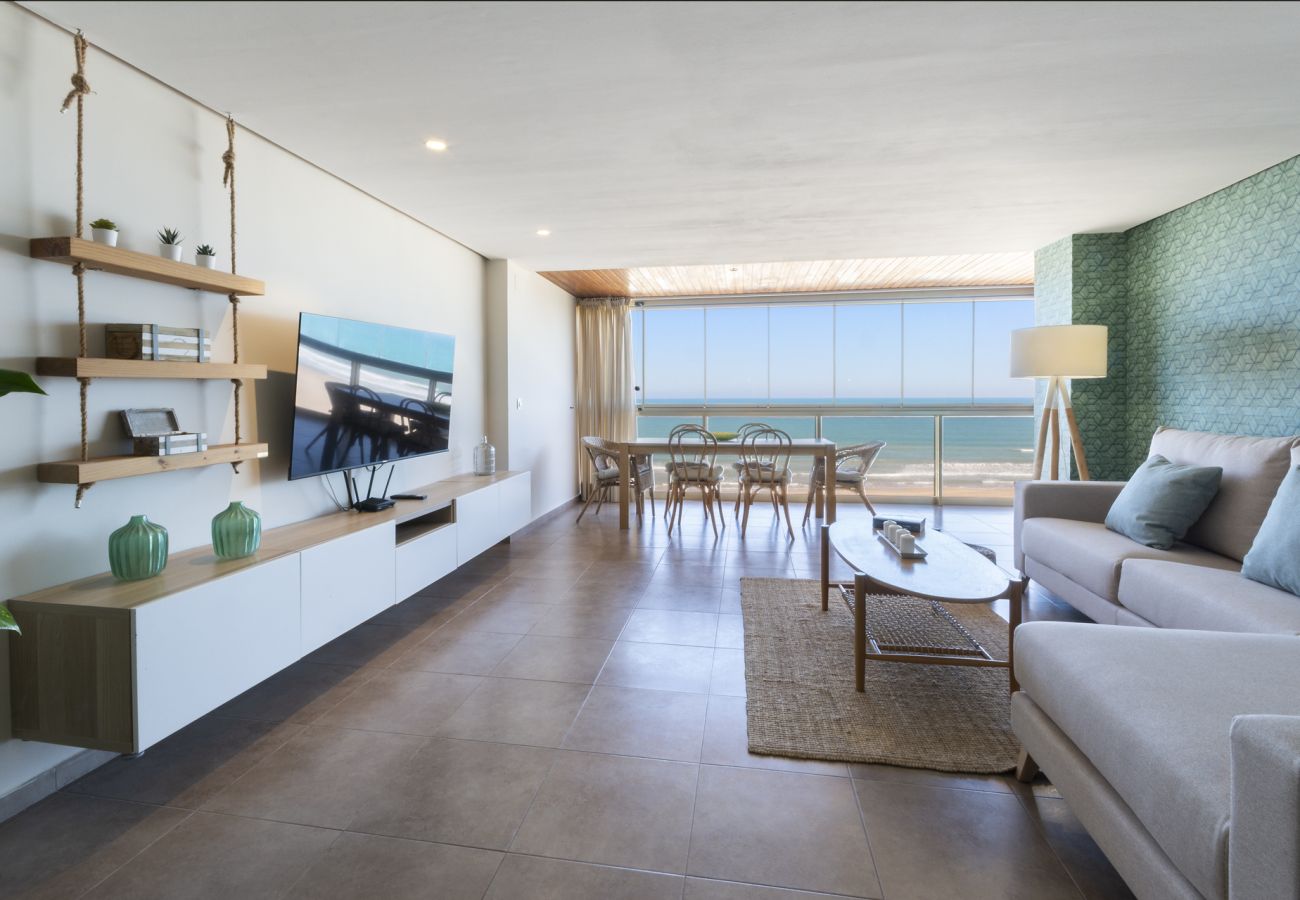 Apartment in Playa de Gandía - Fabulous beach condo amazing sea views,WIFI high speed, satelite, Kettle