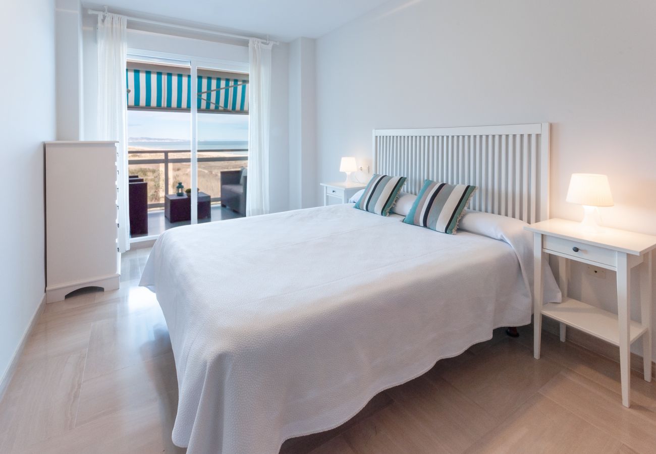 Apartment in Playa de Gandía - Apartment Sea views with free WiFi, HD TV. Fabulous!