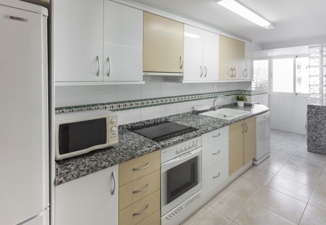 Apartment in Playa de Gandía - Ocean view condo located steps from the beach. 2 bedrooms / 2 bathrooms Apartment in Playa de Gandía - Ocean view condo located steps from the beach. 2 bedrooms / 2 bathrooms