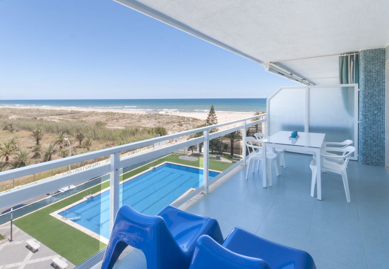 Apartment in Playa de Gandía - Ocean view condo located steps from the beach. 2 bedrooms / 2 bathrooms