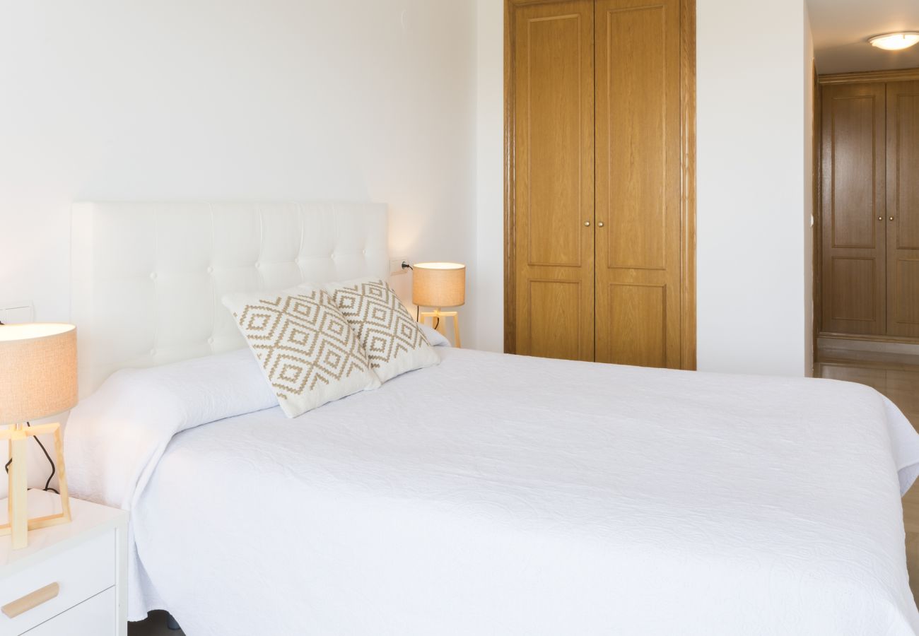 Apartment in Playa de Gandía - Panoramic Sea Views. Family Getaway To The Beach!