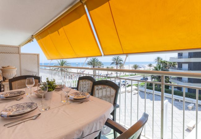 Apartment in Playa de Gandía - Ocean view condo located in front of the beach with sunny terrace Apartment in Playa de Gandía - Ocean view condo located in front of the beach with sunny terrace