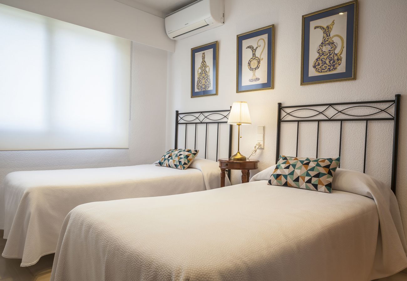 Apartment in Playa de Gandía - Ocean view condo located in front of the beach with sunny terrace