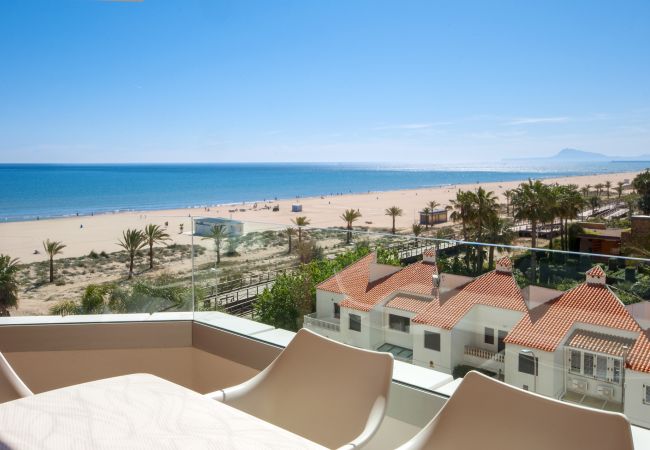 Apartment in Playa de Gandía - Family Getaway To The Beach! Luxurious Seanfront Retreat. Apartment in Playa de Gandía - Family Getaway To The Beach! Luxurious Seanfront Retreat.