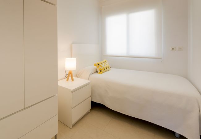 Apartment in Playa de Gandía - Family Getaway To The Beach! Luxurious Seanfront Retreat. Apartment in Playa de Gandía - Family Getaway To The Beach! Luxurious Seanfront Retreat.