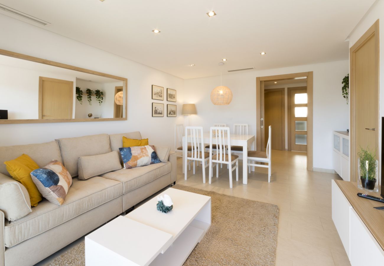 Apartment in Playa de Gandía - Family Getaway To The Beach! Luxurious Seanfront Retreat.