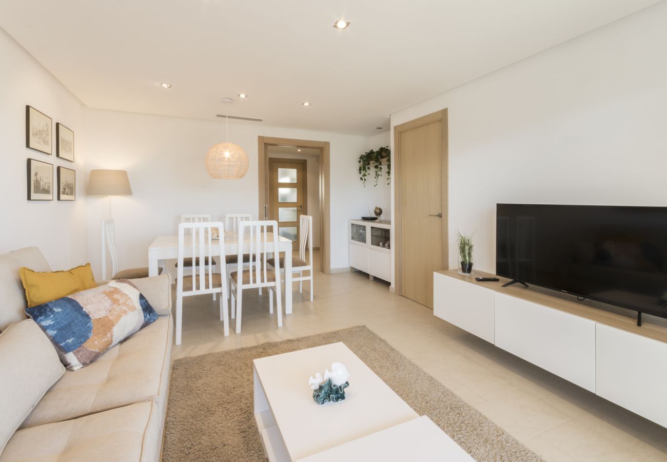 Apartment in Playa de Gandía - Family Getaway To The Beach! Luxurious Seanfront Retreat.