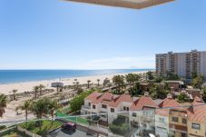 Apartment in Playa de Gandía - Family Getaway To The Beach! Luxurious Seanfront Retreat.