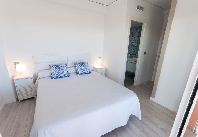 Apartment in Playa de Gandía - Fabulous beach condo for a great vacation. Sea views! Apartment in Playa de Gandía - Fabulous beach condo for a great vacation. Sea views!