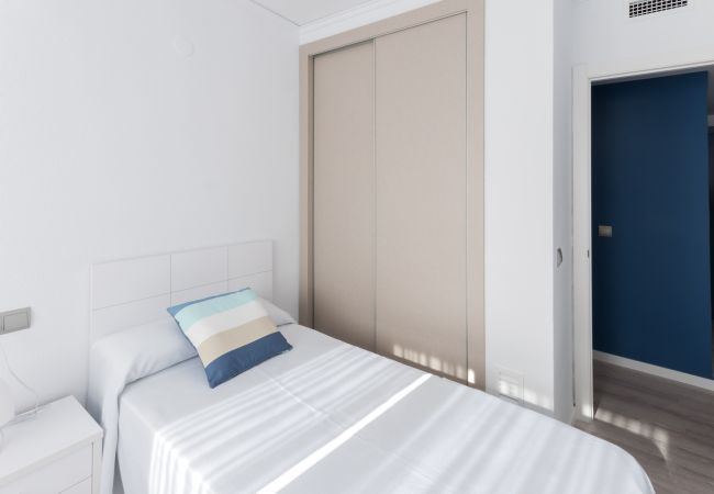 Apartment in Playa de Gandía - Fabulous beach condo for a great vacation. Sea views! Apartment in Playa de Gandía - Fabulous beach condo for a great vacation. Sea views!