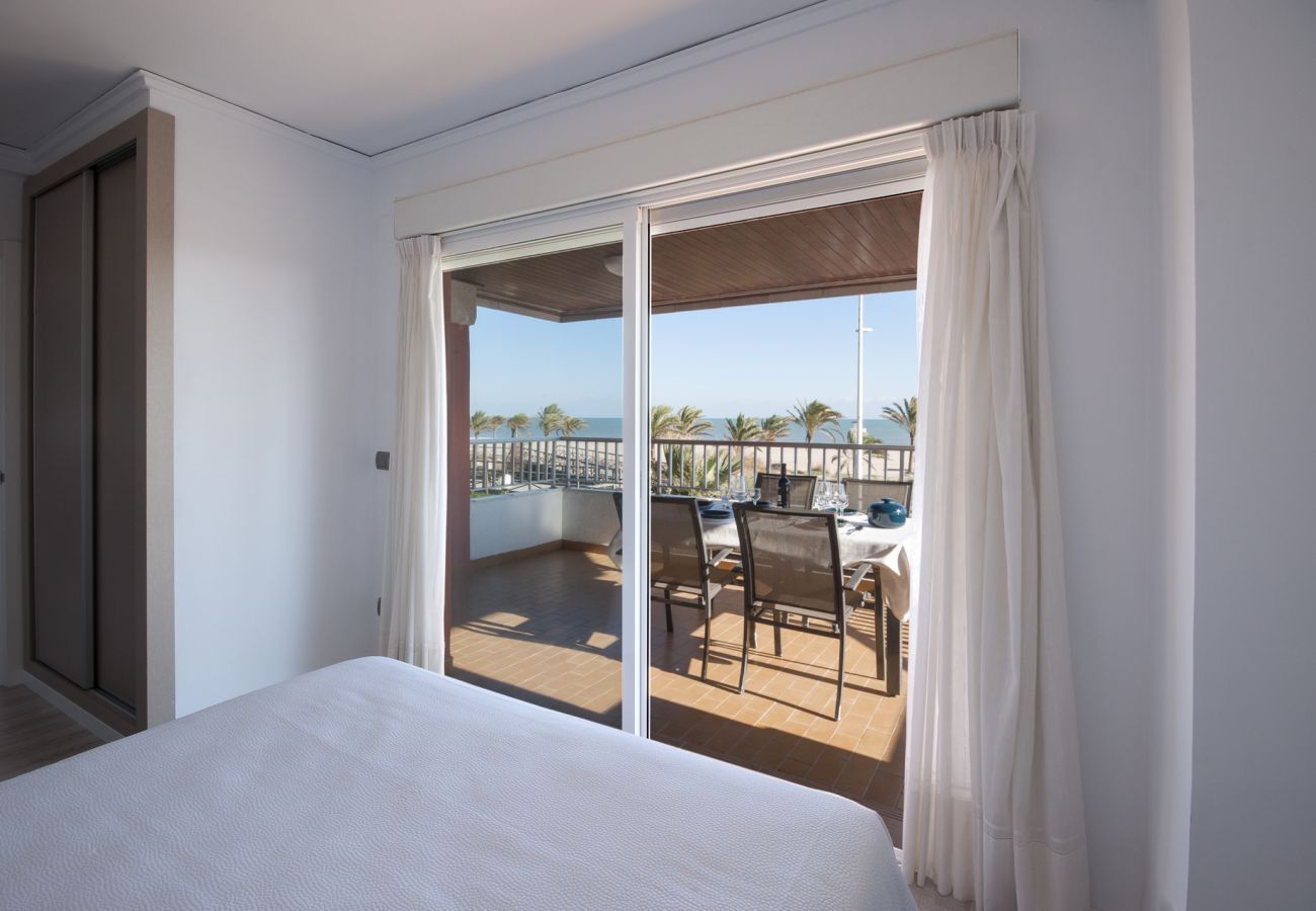 Apartment in Playa de Gandía - Fabulous beach condo for a great vacation. Sea views!