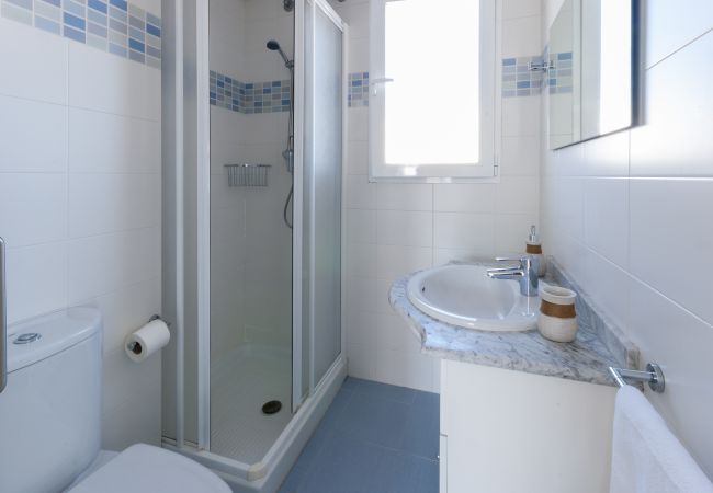 Apartment in Playa de Gandía - Oceanfront condo with amazing view in sunny terrace. Apartment in Playa de Gandía - Oceanfront condo with amazing view in sunny terrace.