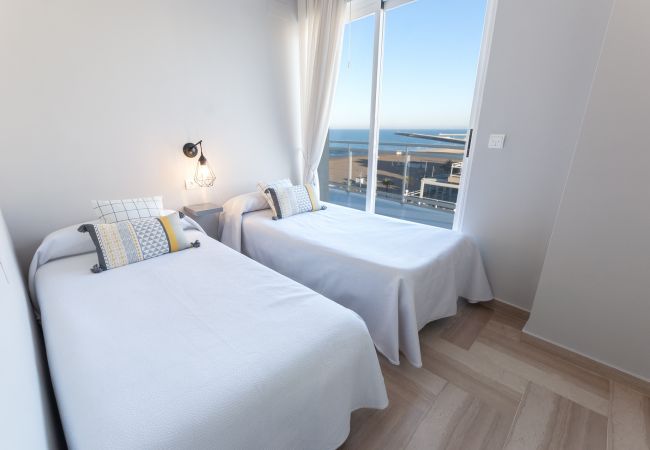 Apartment in Playa de Gandía - Oceanfront condo with amazing view in sunny terrace. Apartment in Playa de Gandía - Oceanfront condo with amazing view in sunny terrace.