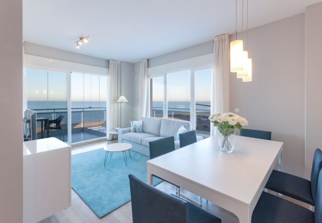 Apartment in Playa de Gandía - Oceanfront condo with amazing view in sunny terrace. Apartment in Playa de Gandía - Oceanfront condo with amazing view in sunny terrace.