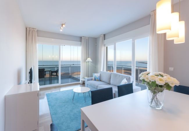 Apartment in Playa de Gandía - Oceanfront condo with amazing view in sunny terrace. Apartment in Playa de Gandía - Oceanfront condo with amazing view in sunny terrace.