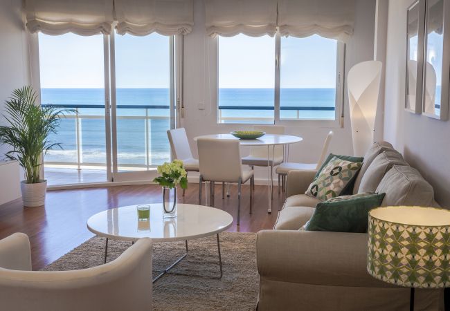 Apartment in Playa de Gandía - Ocean view condo located steps from the beach. Modern decoration! Apartment in Playa de Gandía - Ocean view condo located steps from the beach. Modern decoration!