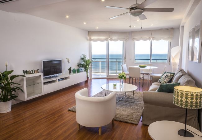 Apartment in Playa de Gandía - Ocean view condo located steps from the beach. Modern decoration! Apartment in Playa de Gandía - Ocean view condo located steps from the beach. Modern decoration!
