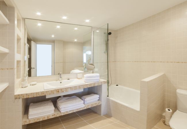 Apartment in Playa de Gandía - Ocean view condo located steps from the beach. Free WIFI Apartment in Playa de Gandía - Ocean view condo located steps from the beach. Free WIFI