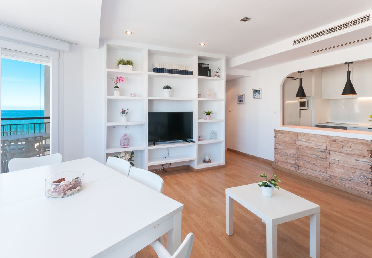 Apartment in Playa de Gandía - Ocean view condo located steps from the beach. Free WIFI