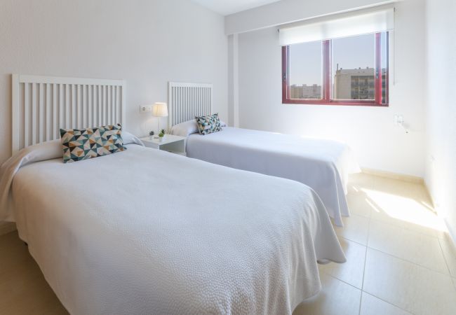 Apartment in Playa de Gandía - Beautiful property with 3 bedrooms. Swimming pool. Satellite TV. Wifi Apartment in Playa de Gandía - Beautiful property with 3 bedrooms. Swimming pool. Satellite TV. Wifi