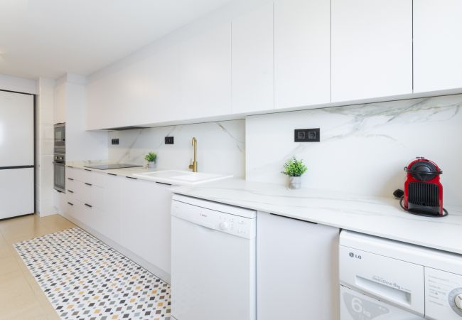 Apartment in Playa de Gandía - Beautiful property with 3 bedrooms. Swimming pool. Satellite TV. Wifi Apartment in Playa de Gandía - Beautiful property with 3 bedrooms. Swimming pool. Satellite TV. Wifi
