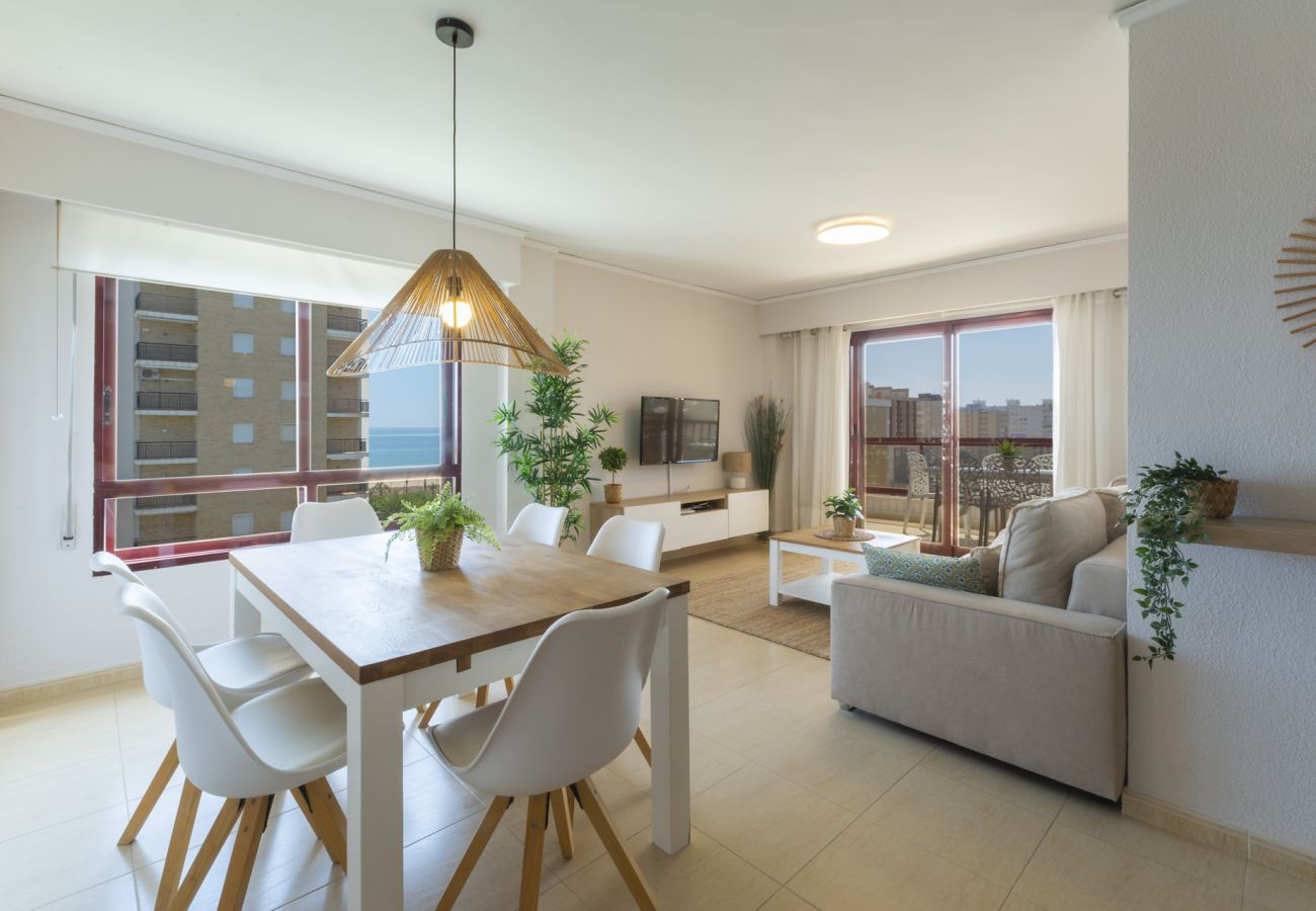 Apartment in Playa de Gandía - Beautiful property with 3 bedrooms. Swimming pool. Satellite TV. Wifi