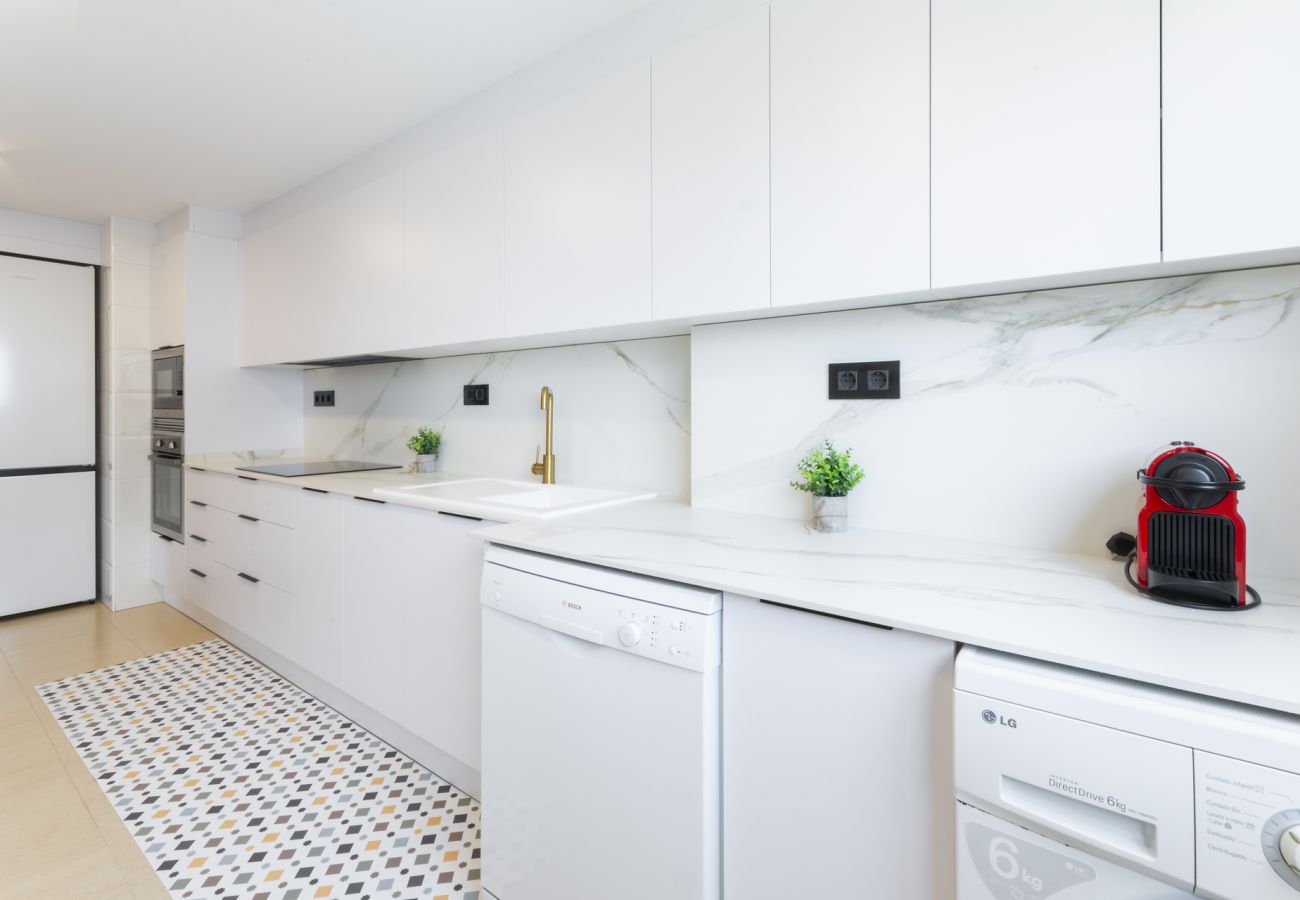 Apartment in Playa de Gandía - Beautiful property with 3 bedrooms. Swimming pool. Satellite TV. Wifi