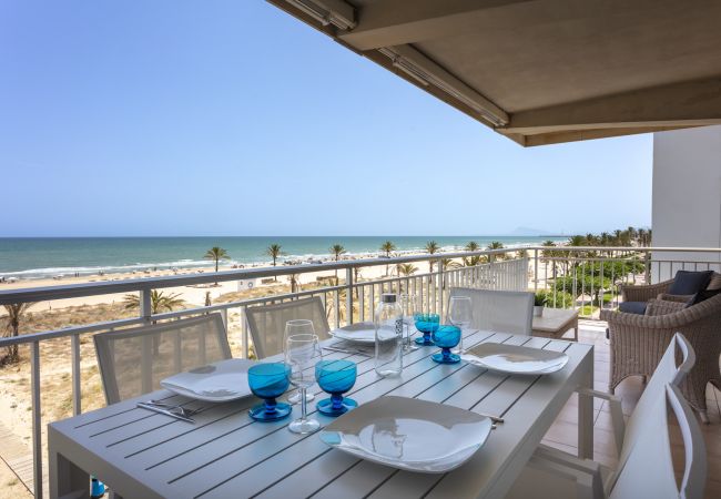  in Playa de Gandía - Fabulous beach condo for a great vacation. Elegant decoration!