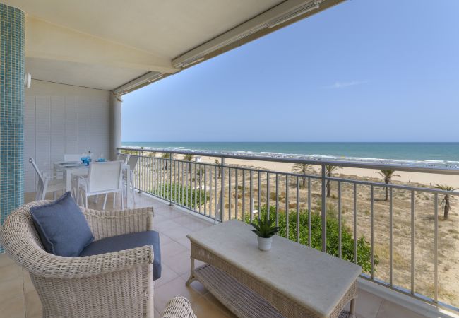 Apartment in Playa de Gandía - Fabulous beach condo for a great vacation. Elegant decoration! Apartment in Playa de Gandía - Fabulous beach condo for a great vacation. Elegant decoration!