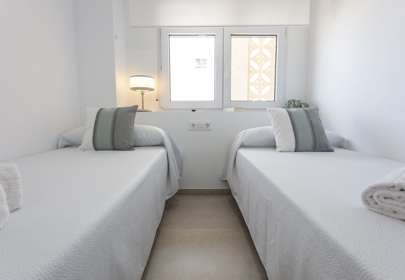 Apartment in Playa de Gandía - Fabulous beach condo for a great vacation. Elegant decoration!