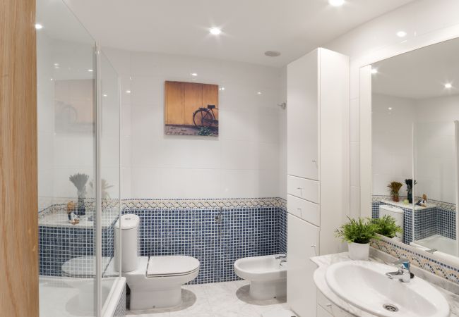 Apartment in Playa de Gandía - Ocean view condo located steps from the beach. Modern decoration! Apartment in Playa de Gandía - Ocean view condo located steps from the beach. Modern decoration!