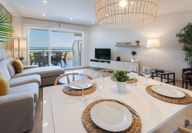 Apartment in Playa de Gandía - Ocean view condo located steps from the beach. Modern decoration! Apartment in Playa de Gandía - Ocean view condo located steps from the beach. Modern decoration!