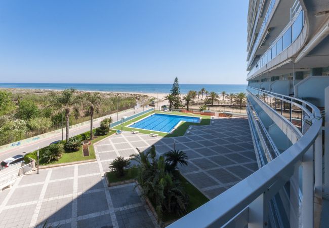 Apartment in Playa de Gandía - Ocean view condo located steps from the beach. Modern decoration! Apartment in Playa de Gandía - Ocean view condo located steps from the beach. Modern decoration!