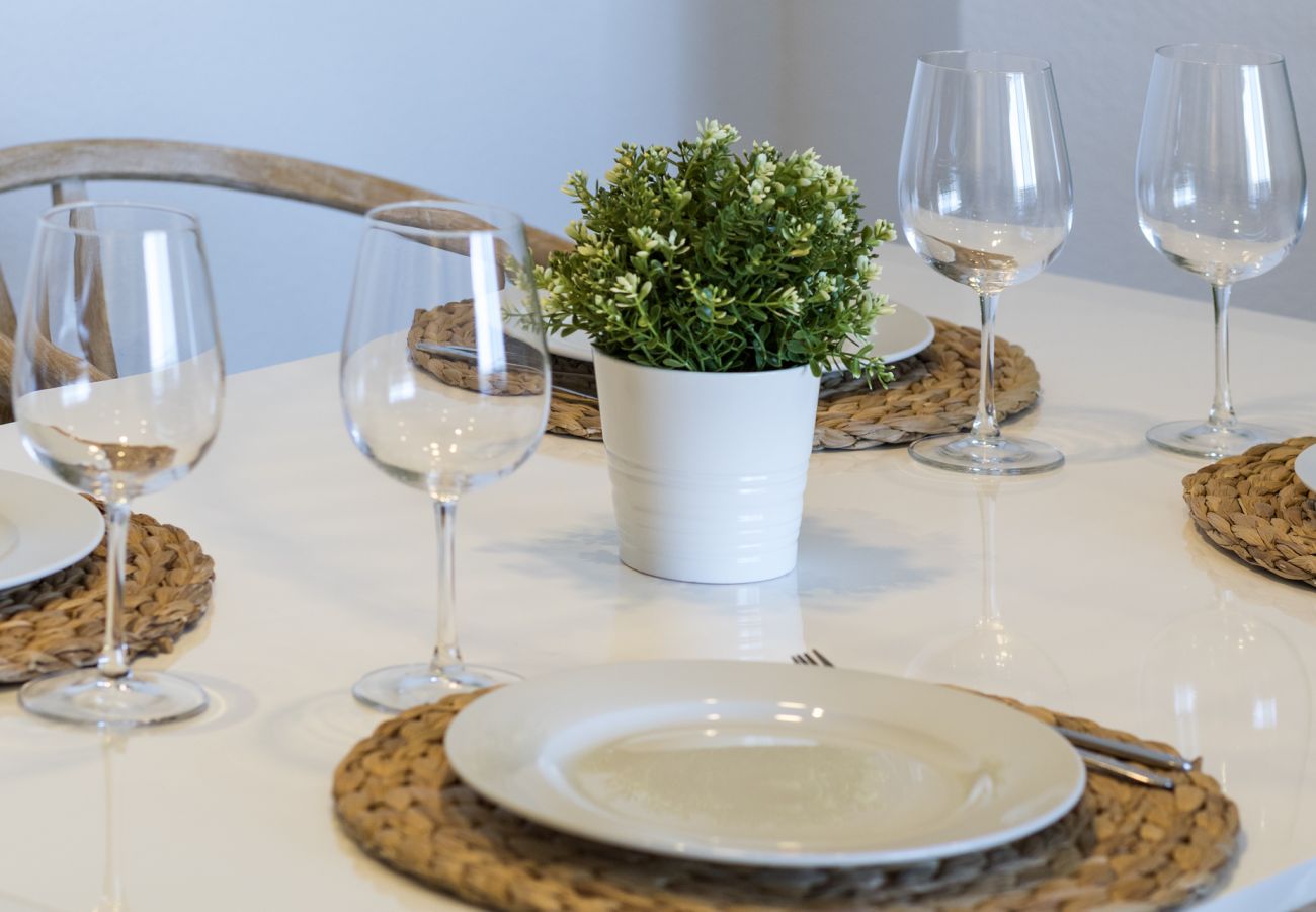 Apartment in Playa de Gandía - Ocean view condo located steps from the beach. Modern decoration!