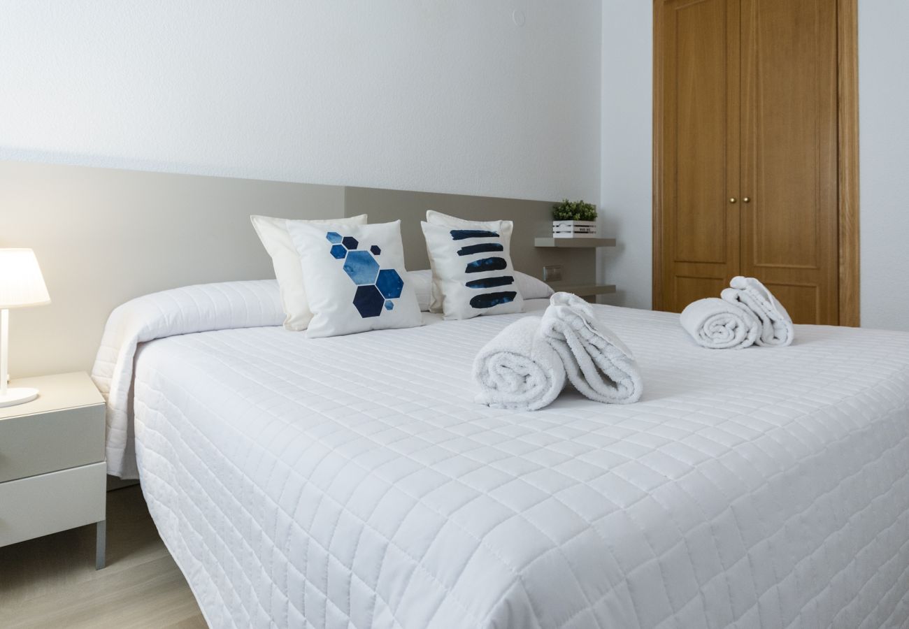 Apartment in Playa de Gandía - Ocean view condo located steps from the beach. Modern decoration!
