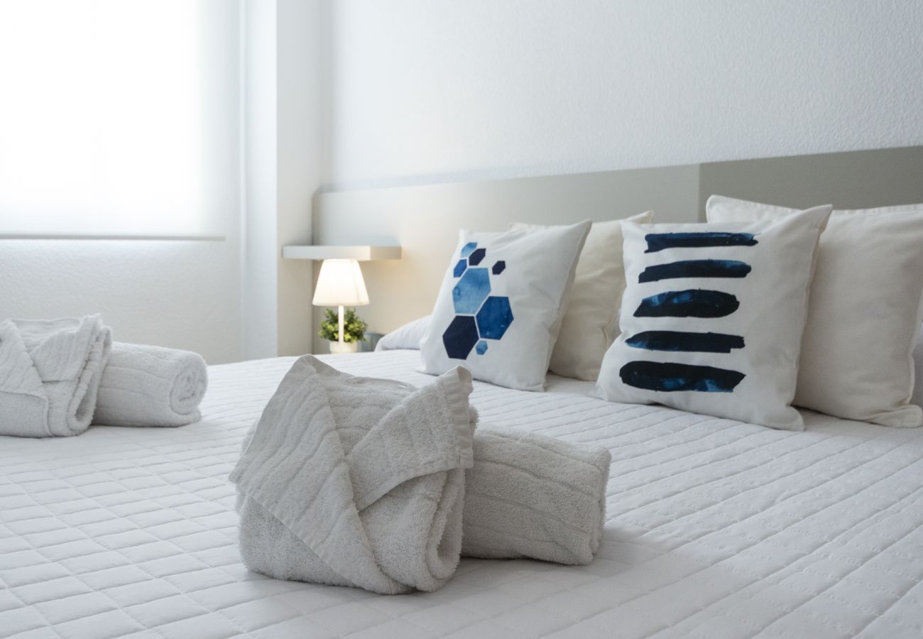 Apartment in Playa de Gandía - Ocean view condo located steps from the beach. Modern decoration!