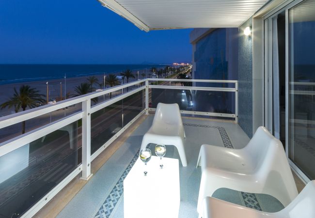 Apartment in Playa de Gandía - Amazing, 5 stars! Beautiful 27m2 terrace beachfront condo! WIFI 150MBS (VIDEO CALL) Apartment in Playa de Gandía - Amazing, 5 stars! Beautiful 27m2 terrace beachfront condo! WIFI 150MBS (VIDEO CALL)