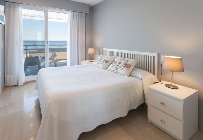 Apartment in Playa de Gandía - Amazing, 5 stars! Beautiful 27m2 terrace beachfront condo! WIFI 150MBS (VIDEO CALL) Apartment in Playa de Gandía - Amazing, 5 stars! Beautiful 27m2 terrace beachfront condo! WIFI 150MBS (VIDEO CALL)